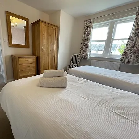 Elm Semesterbostad *